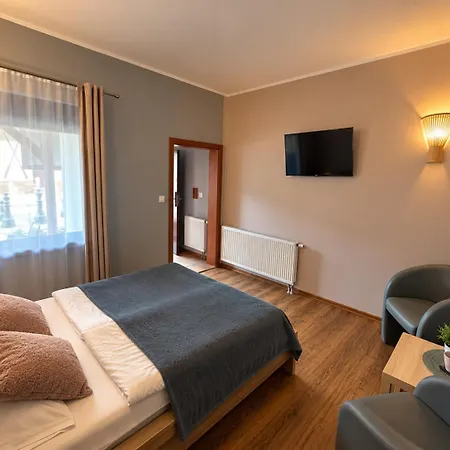 Nenufar - Hotel I Restauracja Na Wodzie Koscian